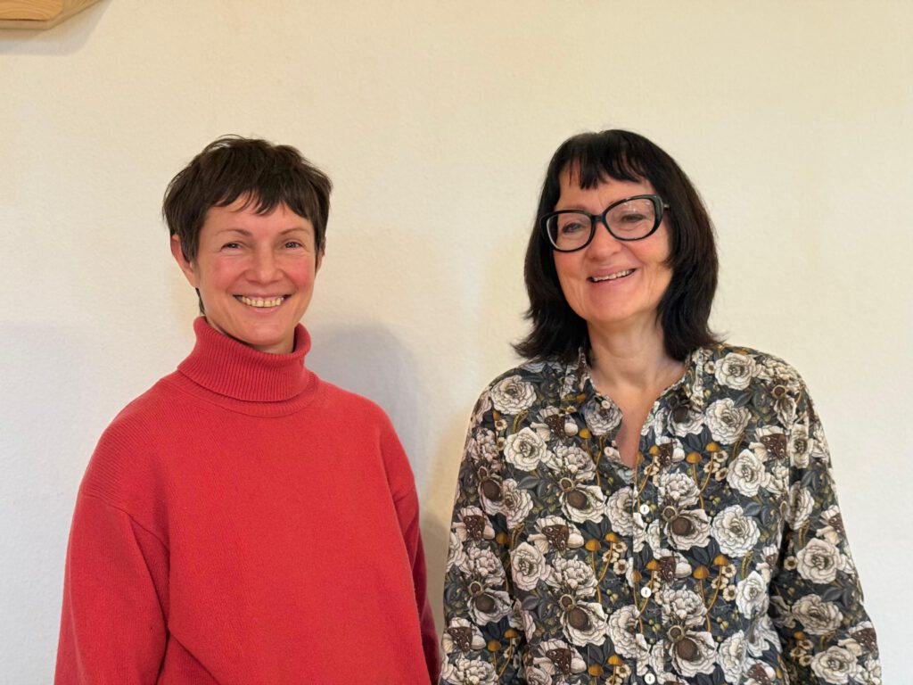 Kursleiterinnen Anna Melnikova (links) und Frauke Jürgens