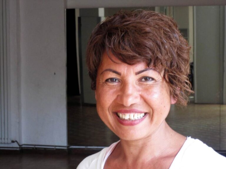 Portrait der Kurleiterin Aynur Pinarbasi